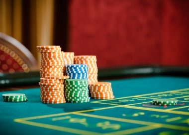 Live casino tables and slot games on kios mobile